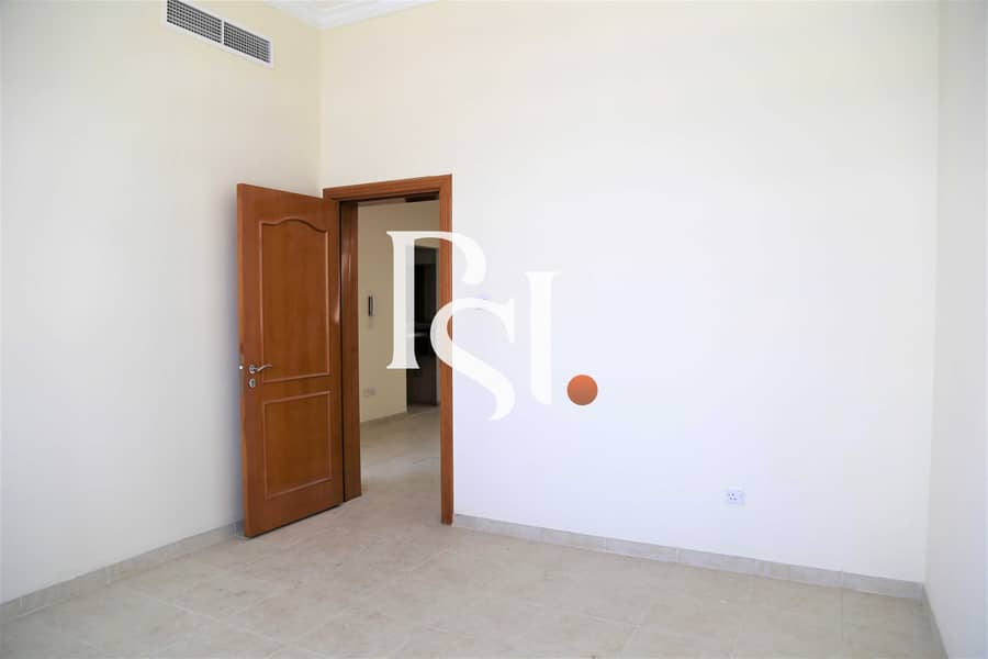 9 Semi-detached 4BR Villa in the heart of Jumeirah 1 area/ Private Garden