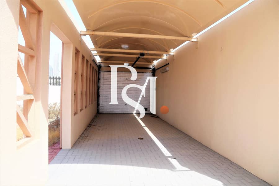 22 Semi-detached 4BR Villa in the heart of Jumeirah 1 area/ Private Garden