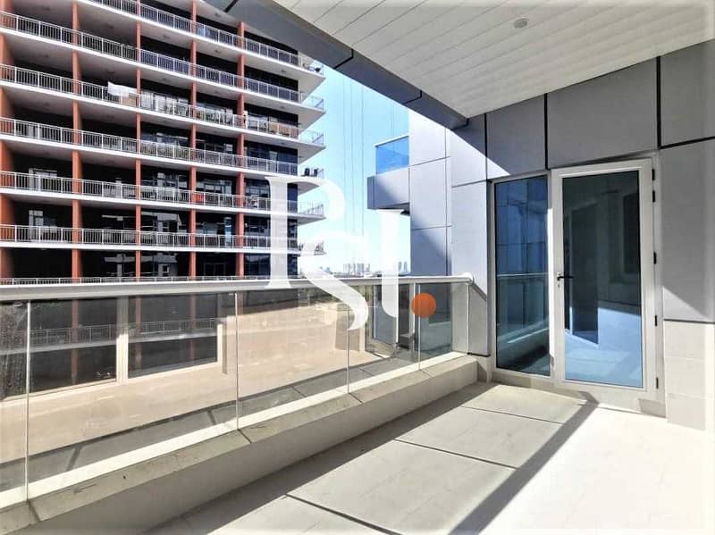 Modern 1 BR | Large Balcony | 1 Month Free