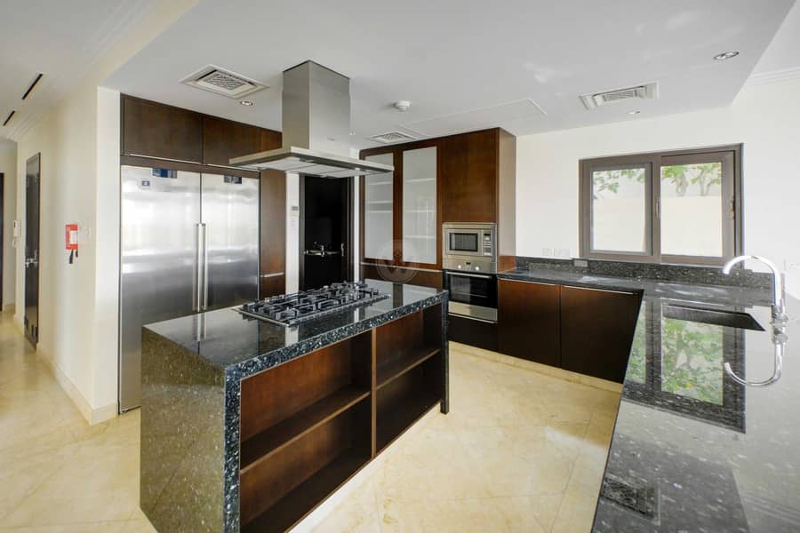 2 Ready to Move In: Luxury Golf Course Villa