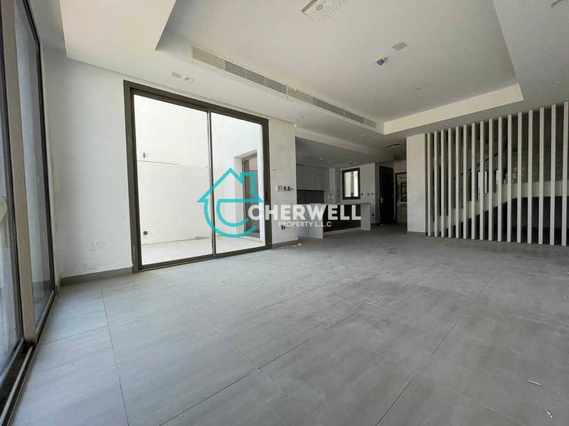 Luxurious And Exquisite 5BR Villa In Yas Island Luxurious And Exquisite 5BR Villa In Yas Island