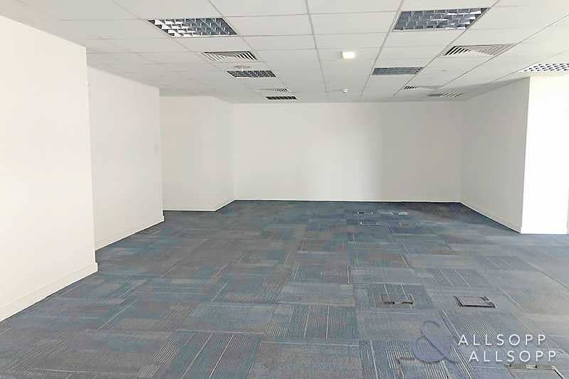 7 Fitted Office | Next To Metro | With Balcony