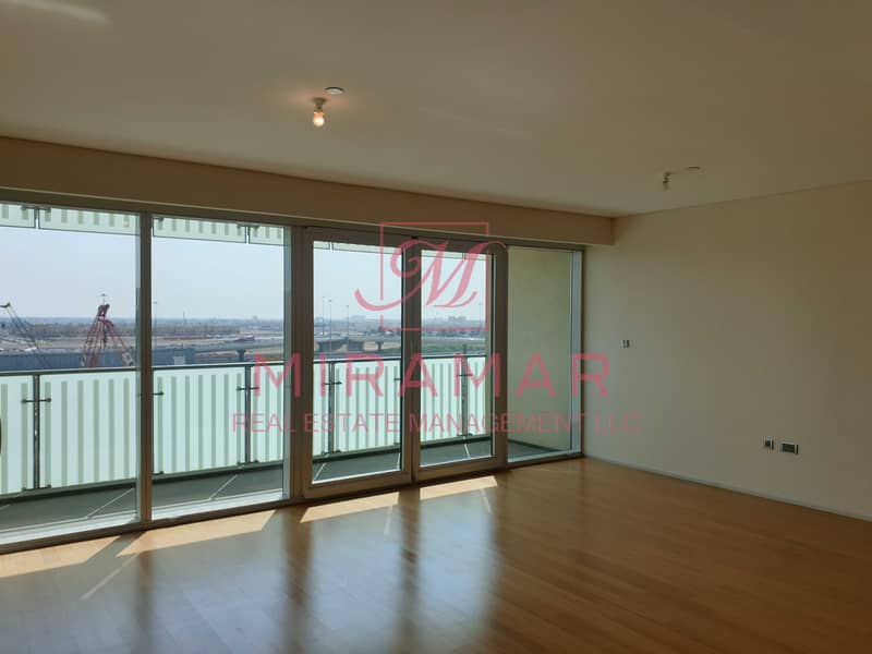 3 HOT!!! EXCELLENT PRICE!! SMART LAYOUT! LARGE APARTMENT!