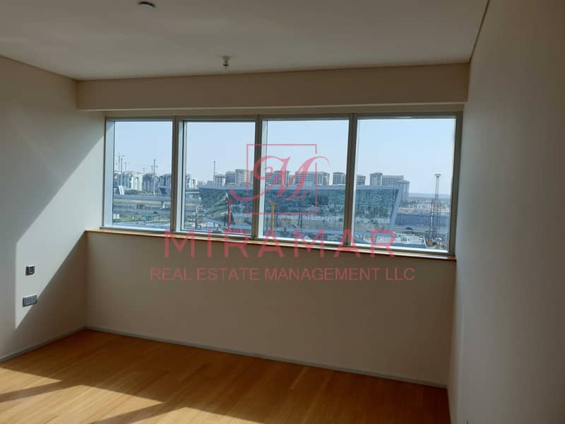 13 HOT!!! EXCELLENT PRICE!! SMART LAYOUT! LARGE APARTMENT!