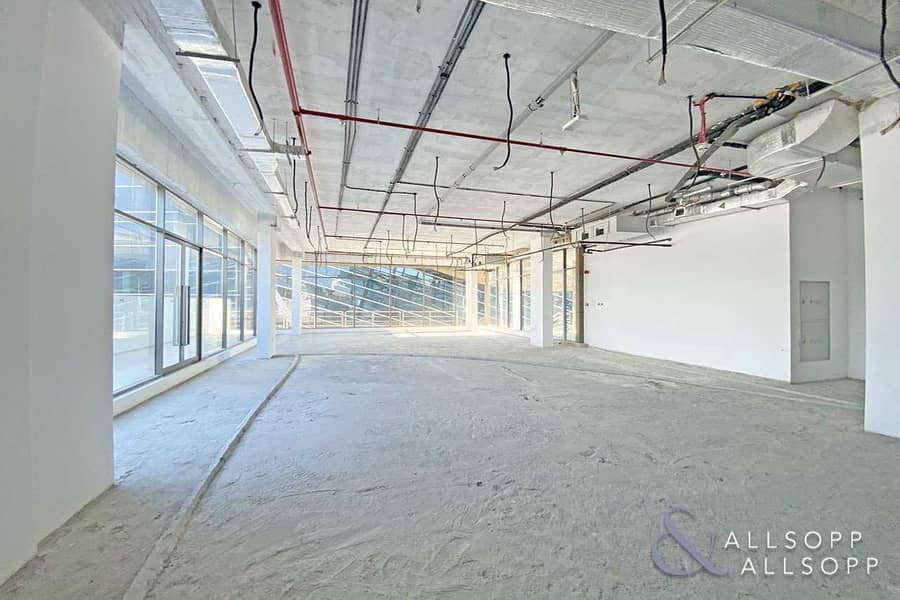 11 Prime Location | Brand New Unit | High Celing