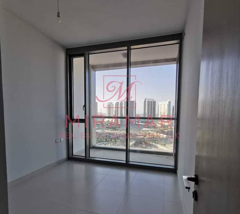 11 LARGE UNIT WITH BALCONY!!! HIGH FLOOR!! SEA VIEW!
