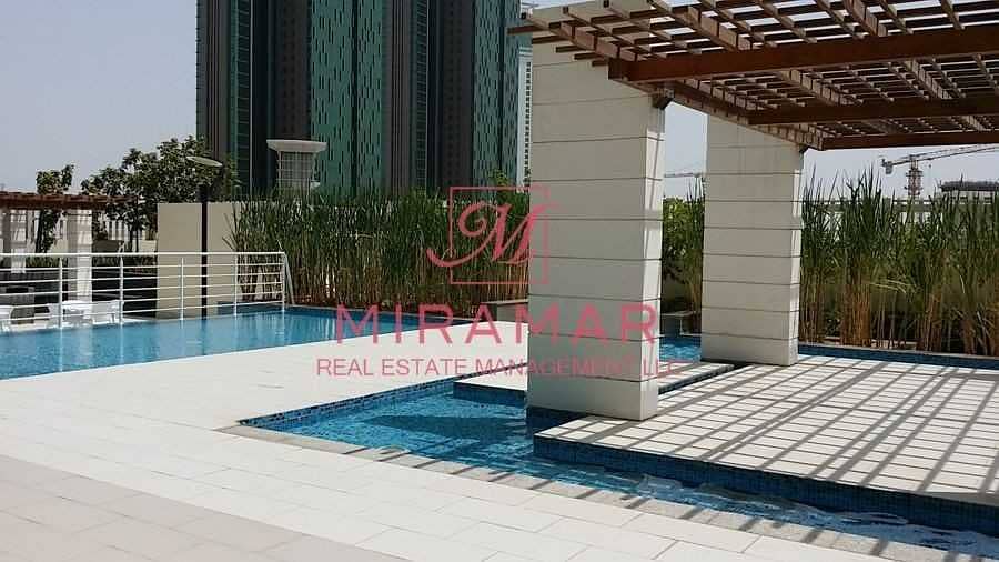 14 HOT HIGH FLOOR!!! LARGE UNIT!! AMAZING VIEW!