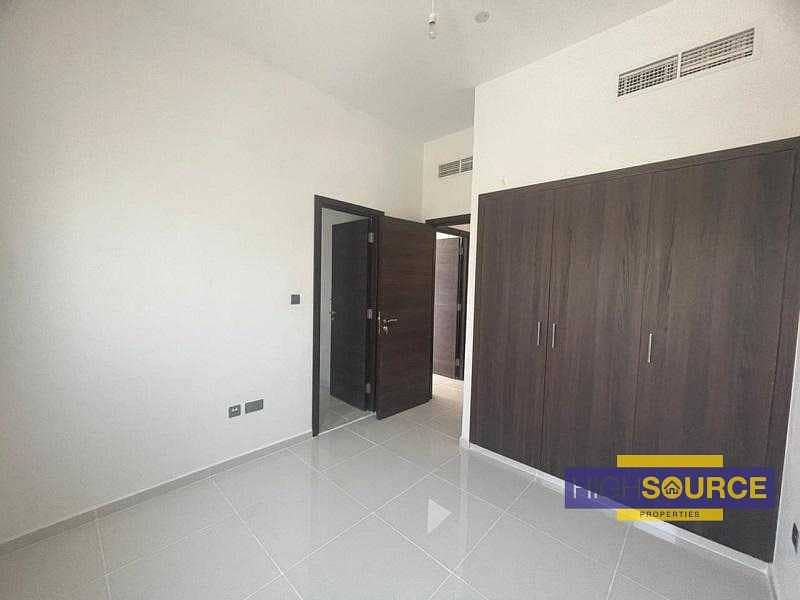 7 Hot Deal | Spacious and Luxurious 3 Bed + Maid Villa | Terrace with Balcony