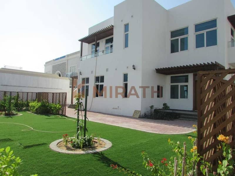 INDEPENDENT HUGE 5BR VILLA WITH PRIVATE GARDEN