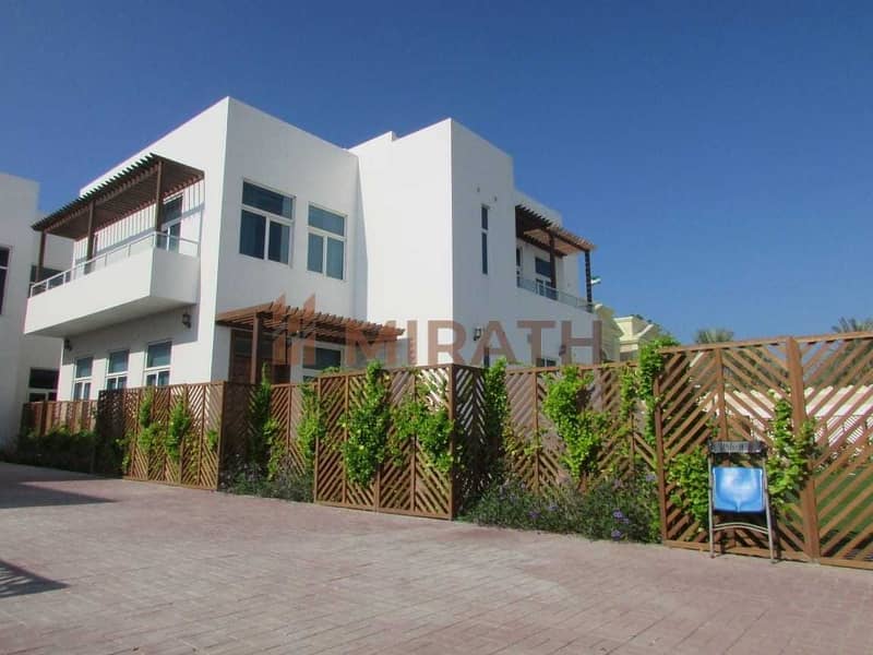 3 INDEPENDENT HUGE 5BR VILLA WITH PRIVATE GARDEN
