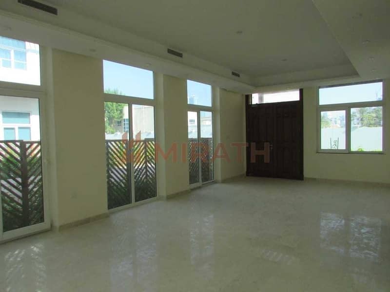 7 INDEPENDENT HUGE 5BR VILLA WITH PRIVATE GARDEN