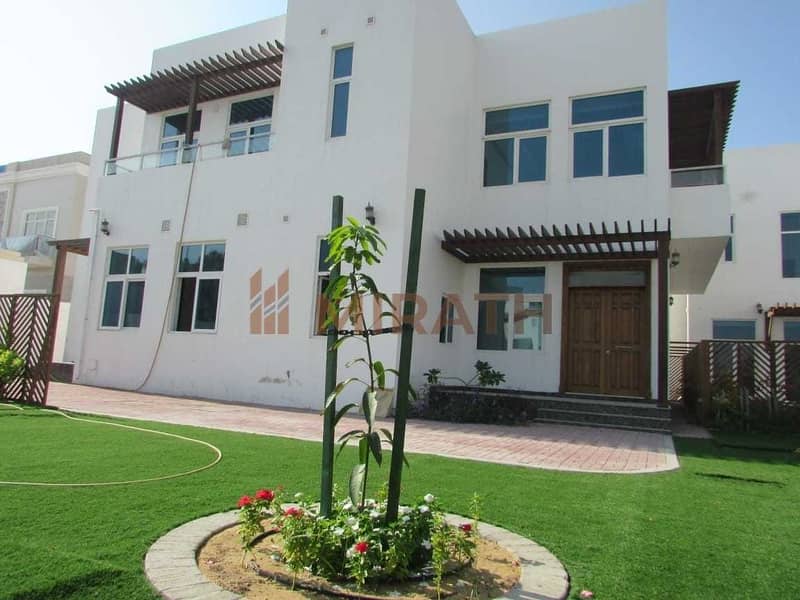 9 INDEPENDENT HUGE 5BR VILLA WITH PRIVATE GARDEN