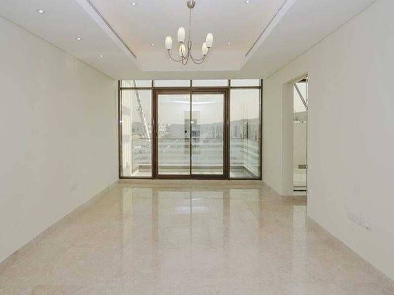 12 Close to Entrance | Vacant | Luxurious Location