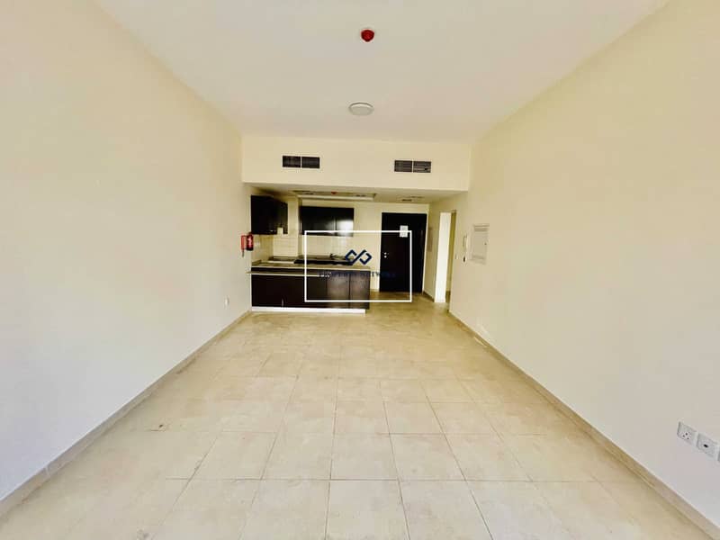 SPACIOUS | TERRACE  | 1 BED | OPEN  KITCHEN