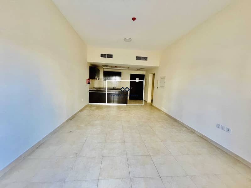 10 SPACIOUS | TERRACE  | 1 BED | OPEN  KITCHEN