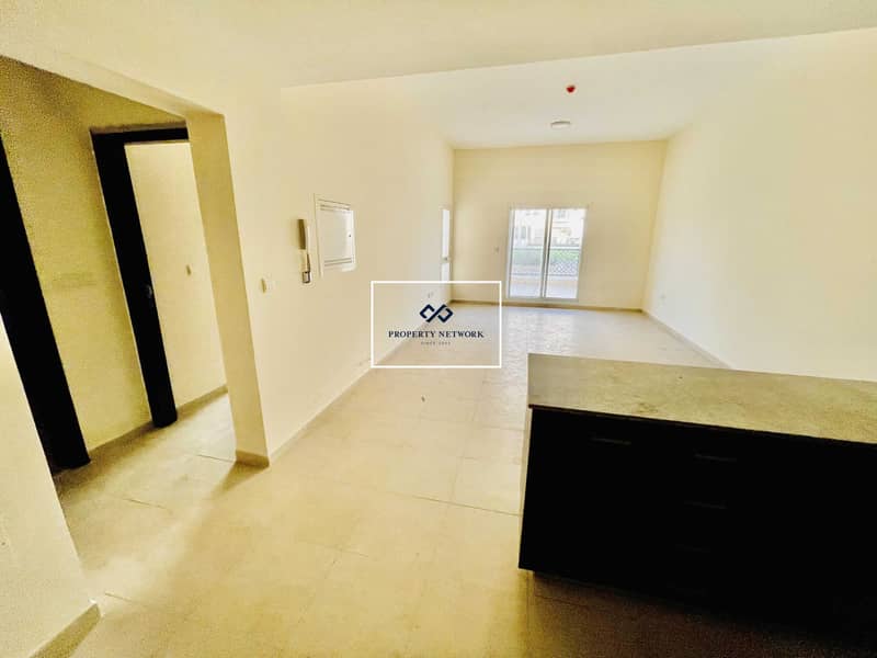11 SPACIOUS | TERRACE  | 1 BED | OPEN  KITCHEN