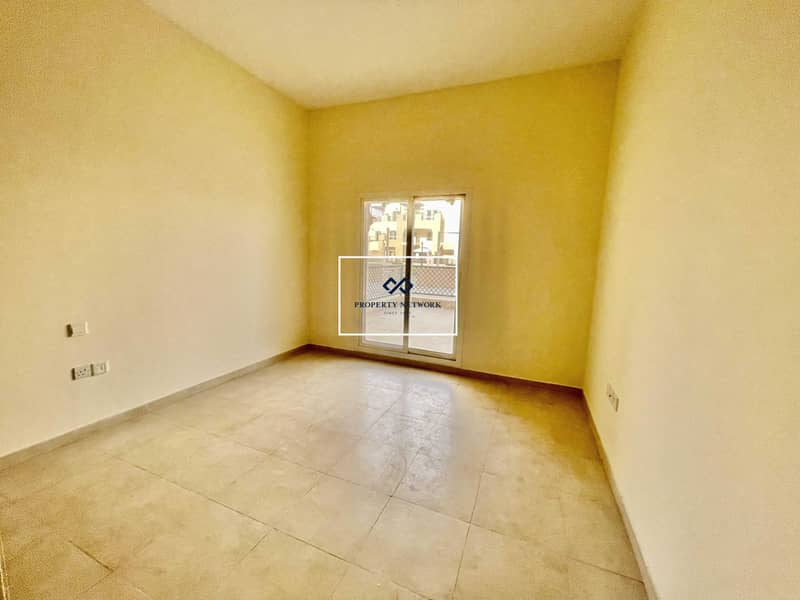 15 SPACIOUS | TERRACE  | 1 BED | OPEN  KITCHEN