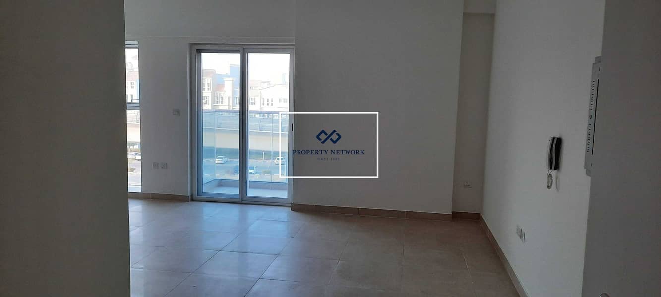8 CORNER UNIT|2BHK+MAIDS|2 MIN TO METRO|MOVE IN NOW