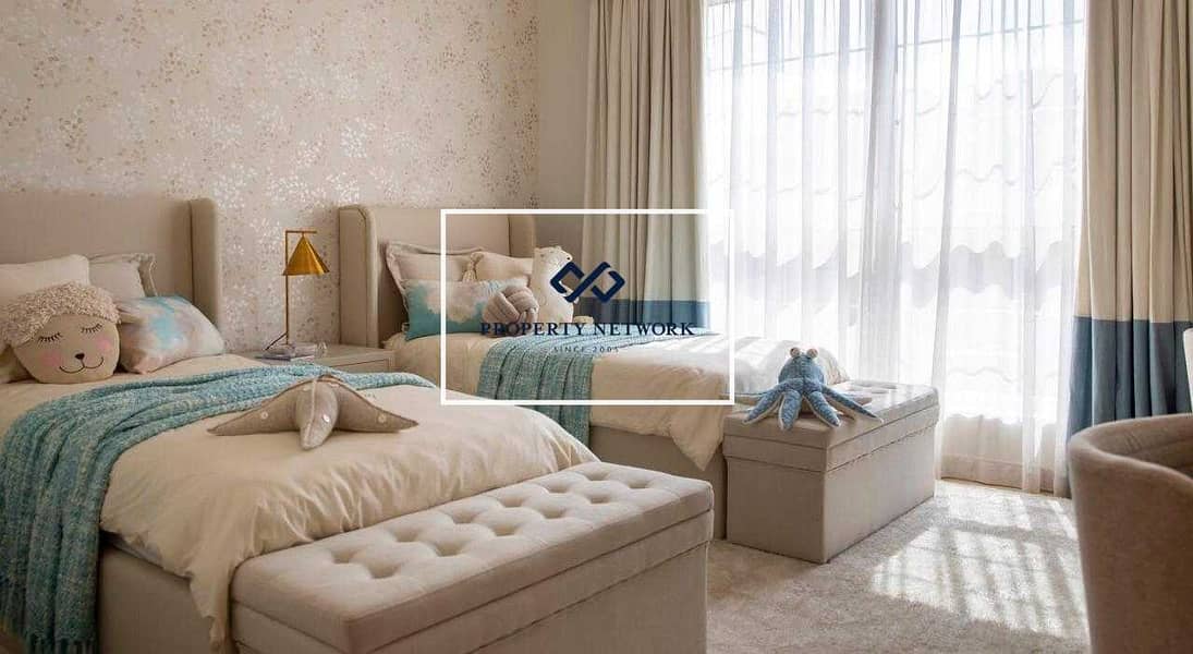 2 Luxurious 5-bedroom Villa in Nad Al Sheba