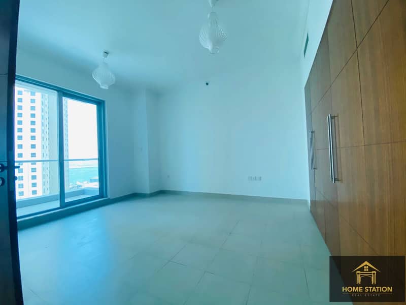 12 Elegant & well Mainatined Comes with Partial Sea View