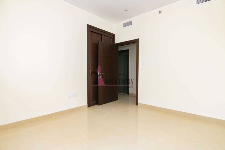 10 Spacious 3 Bedroom Apt | Golf View | For Sale