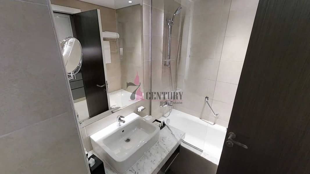 9 12 Cheques | High Quality Studio Apt | Canal View