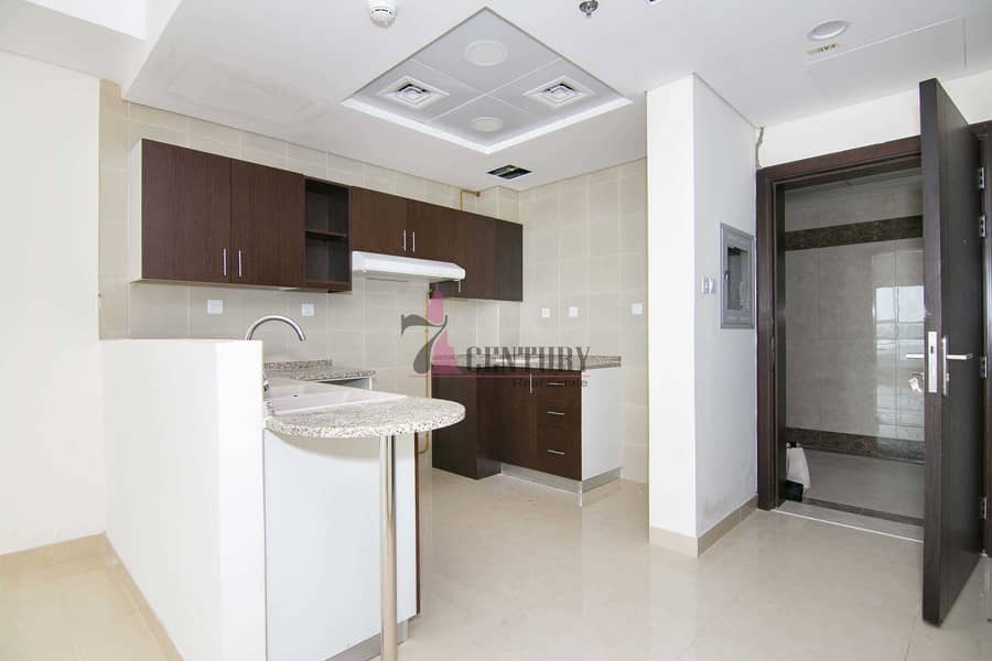 3 With Balcony | Chiller Free|1 BR Apt | Unfurnished