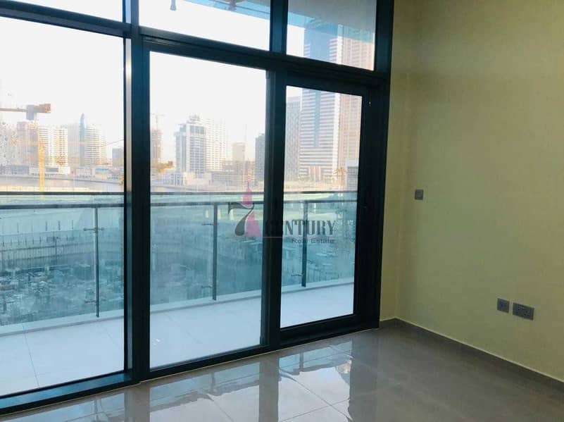 4 Mid Floor | 1 Bedroom Apartment | Canal View