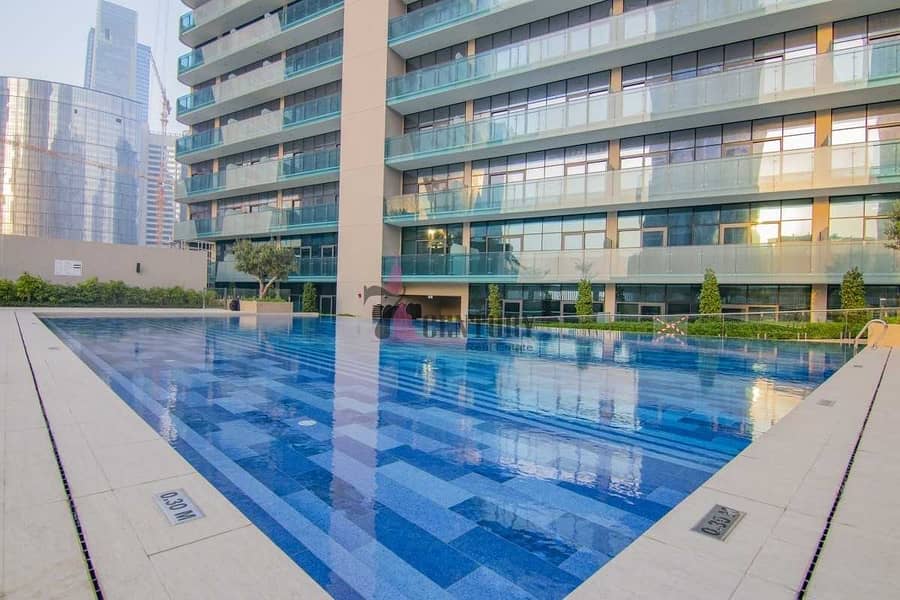 12 Mid Floor | 1 Bedroom Apartment | Canal View