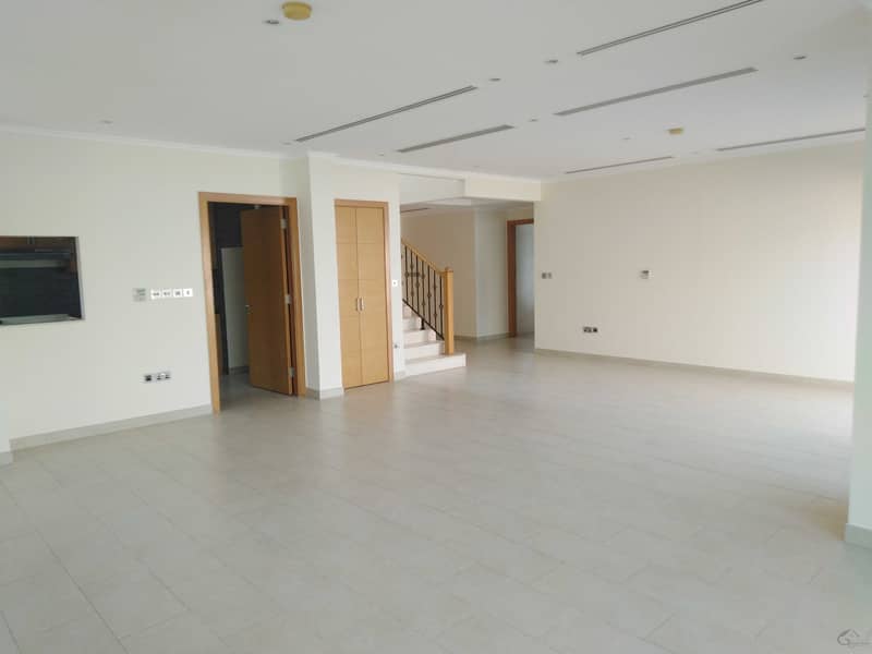3 4 Bedroom small  with large plot jumeirah Park