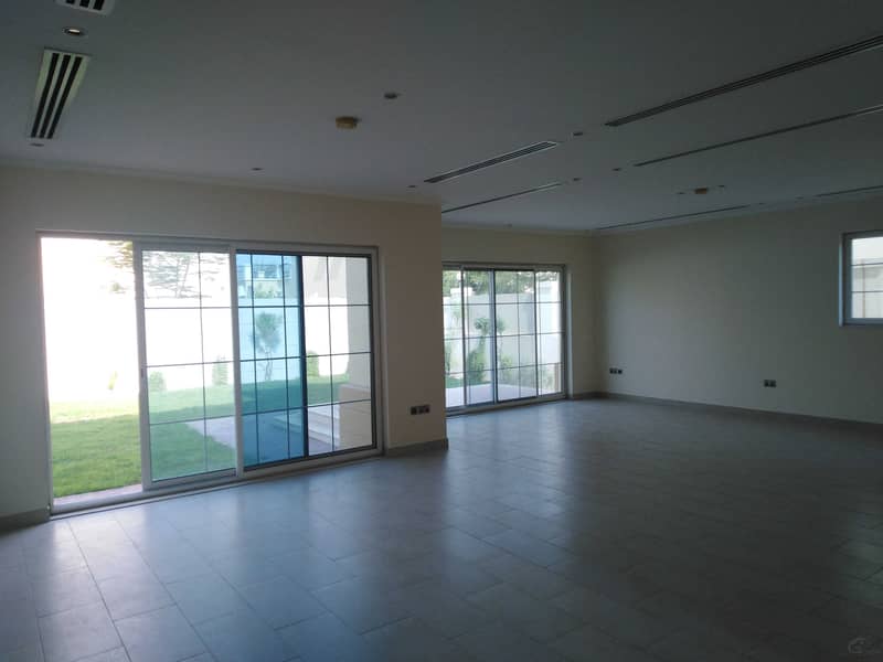 6 4 Bedroom small  with large plot jumeirah Park