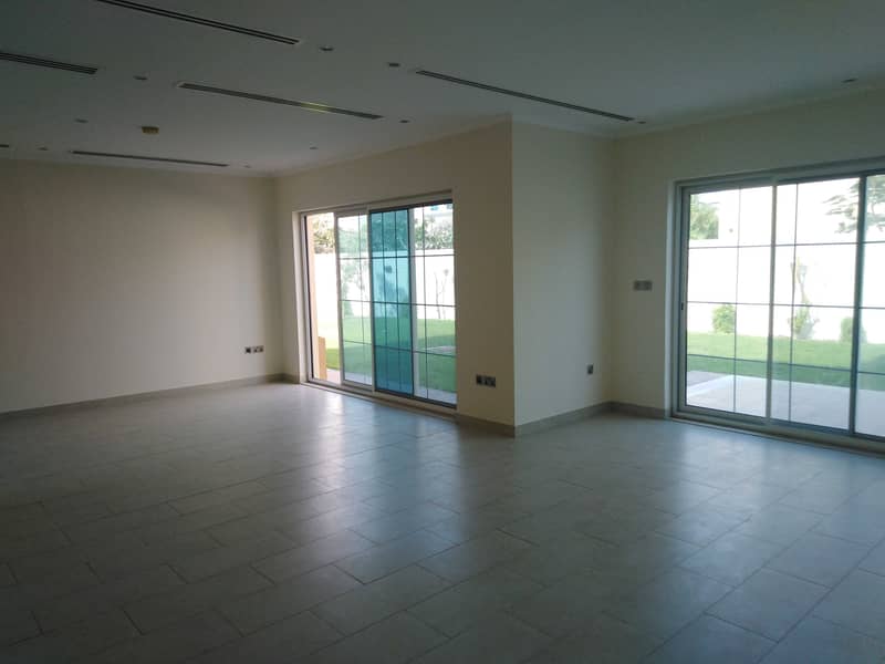 7 4 Bedroom small  with large plot jumeirah Park