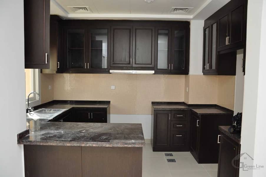 8 Amazing Type B | 3 BR+Maid End Unit Close to Pool N Park