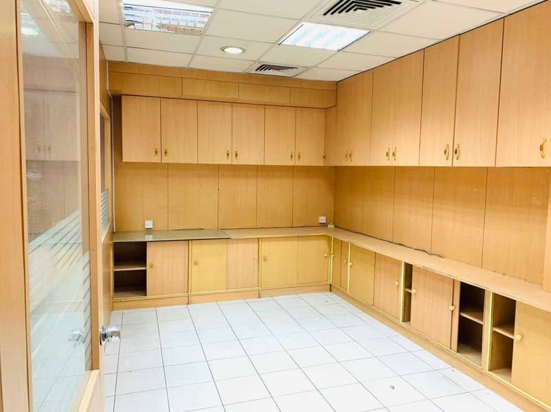 12 Fully fitted office for rent in 32000