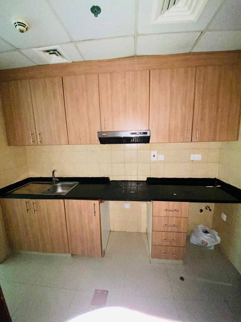 4 LARGE ONE BEDROOM FOR RENT IN INTERNATIONAL CITY