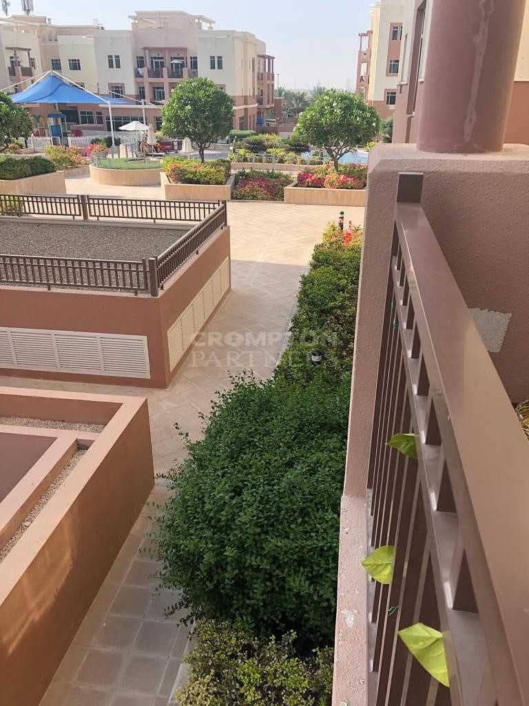 2 Great Price| Single Row| Balcony | Great Location