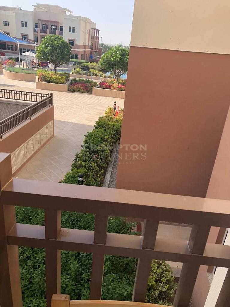 3 Great Price| Single Row| Balcony | Great Location