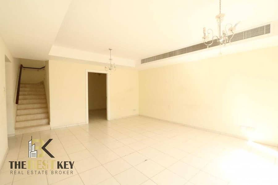 Well Maintained Villa  / Type 3M / Spacious Layout