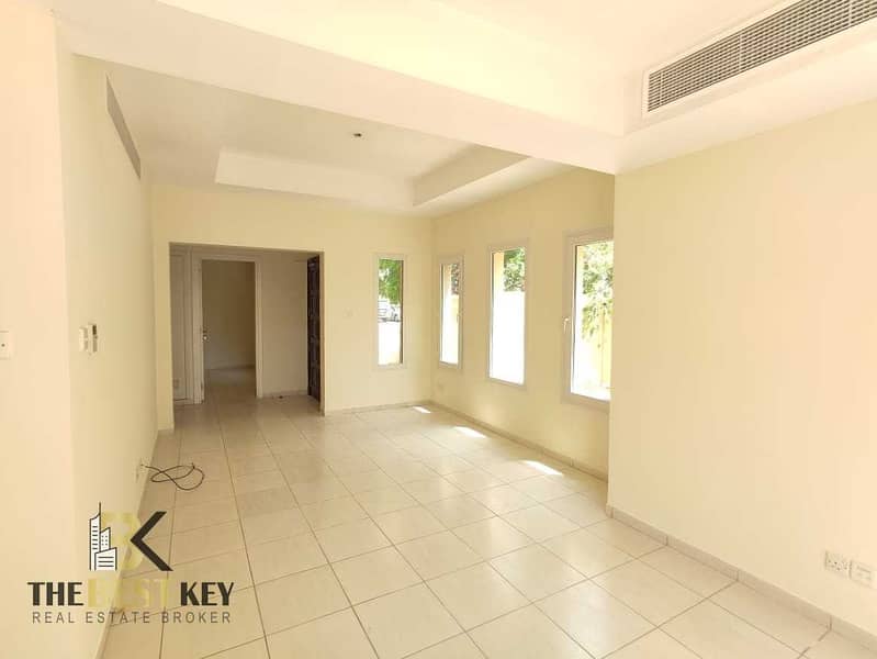 6 Well Maintained Villa  / Type 3M / Spacious Layout