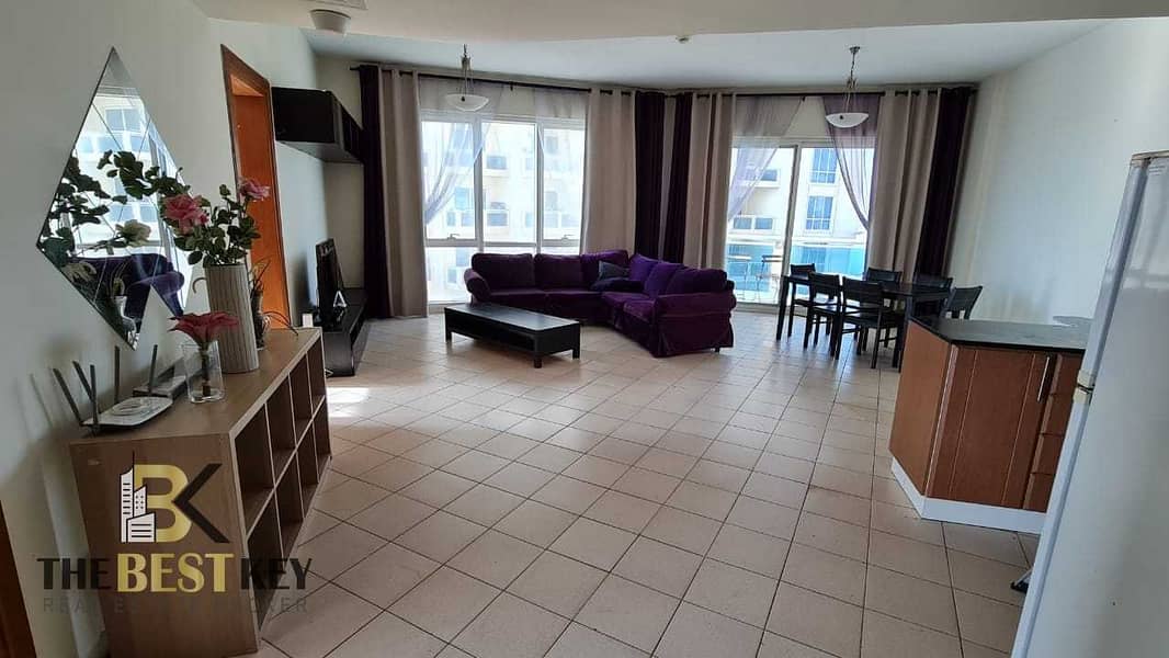 Spacious 2 bedroom Apartment/Lake view/3 Parkings