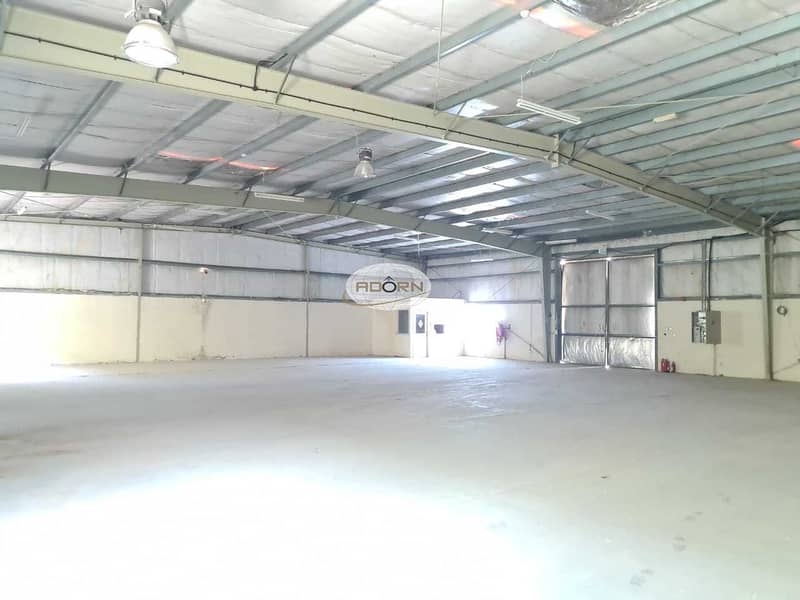 400 Kilovolt Electricity 12000 square feet warehouse for rent in Al Quoz 3