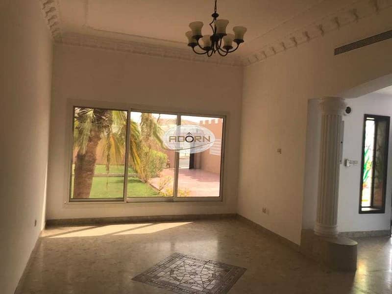 19 Excellent 4 bedroom plus maid villa with beautiful private garden in Umm SUqeim1