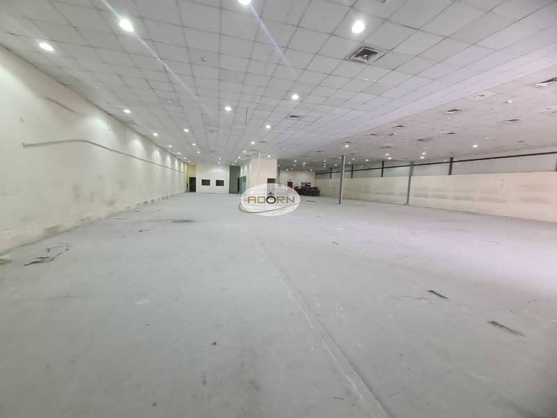 3 Air conditioned warehouse for rent 10600 square feet in Al Quoz 3