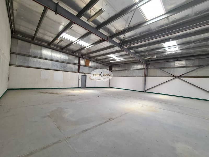 3600 square feet nice warehouse for rent in Al Quoz industrial 3