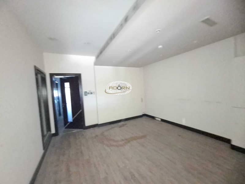5 5300 square feet warehouse with office for rent in Al Quoz 3