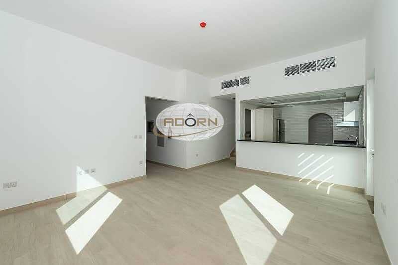 6 Brand new finish 3 bedroom plus maid villa with pool in Jumeirah 1