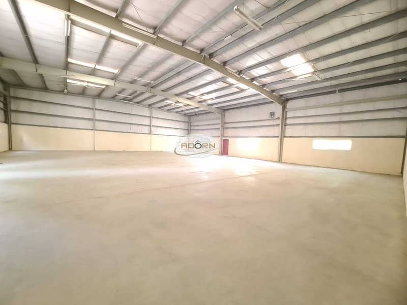 27500 square feet excellent warehouse for rent in Al Quoz