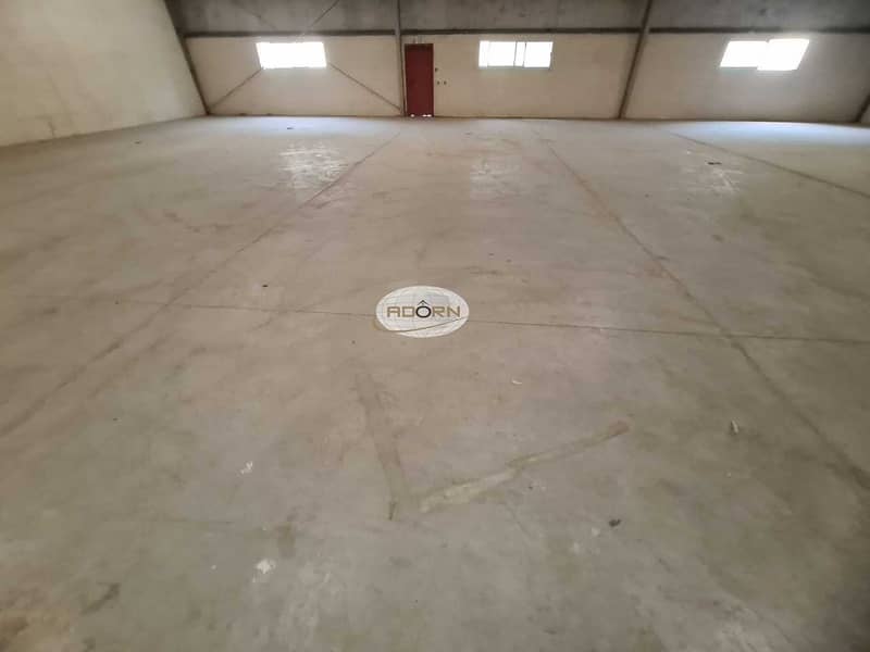 3 27500 square feet excellent warehouse for rent in Al Quoz