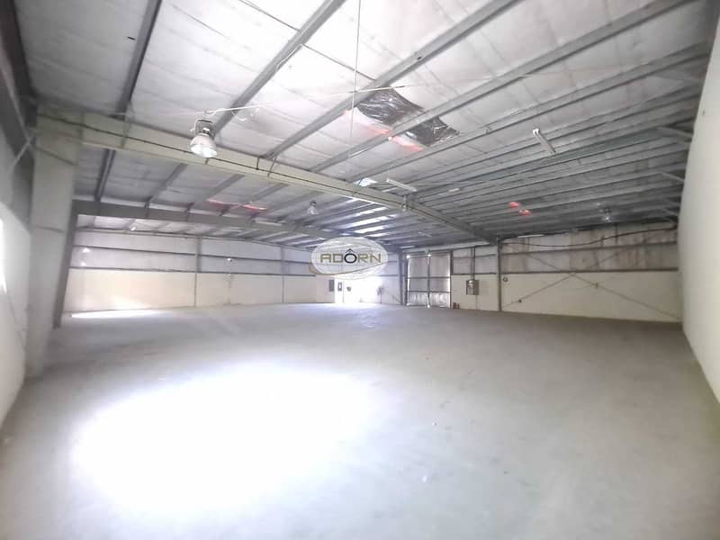 4 27500 square feet excellent warehouse for rent in Al Quoz