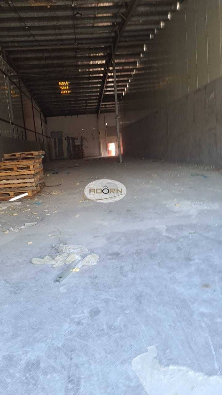 5 5000 square feet 100 kilovolt power 9 meter height warehouse for rent in Al  Quoz 3